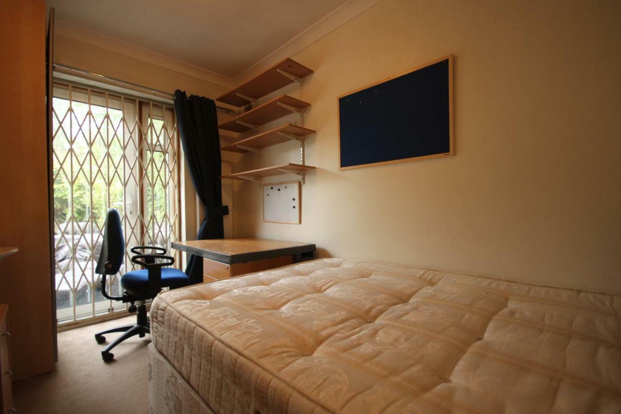 Draycott Bed & Breakfast Лондон Екстериор снимка